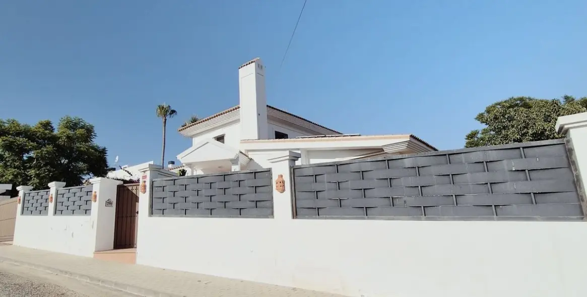 Продажа  отдельно стоящей виллы в San Pedro de Alcántara 55