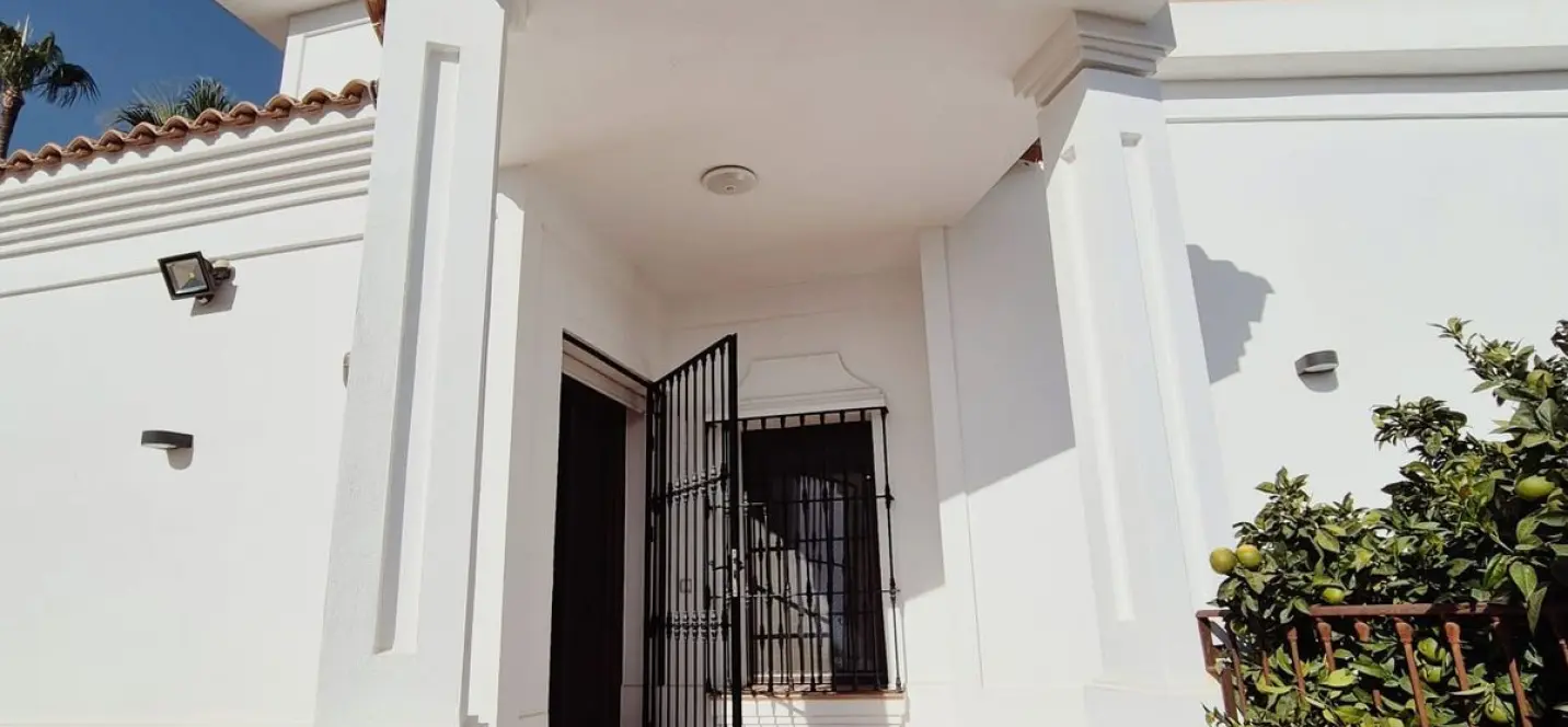 Venta de villa independiente en San Pedro de Alcántara 2