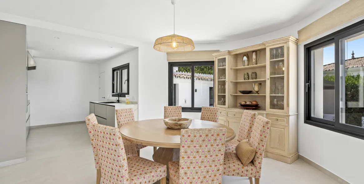 Venta de villa independiente en Guadalmina Alta 14