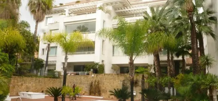 Long-term rent of penthouse in The Golden Mile 0