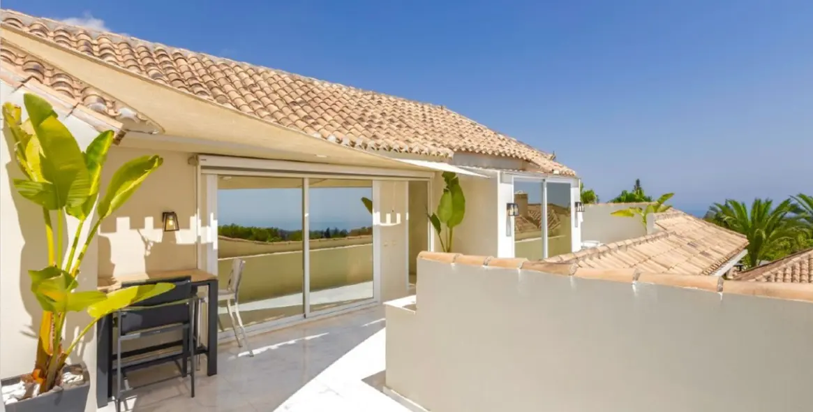 Long-term rent of penthouse in The Golden Mile 2