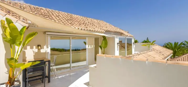 Long-term rent of penthouse in The Golden Mile 1