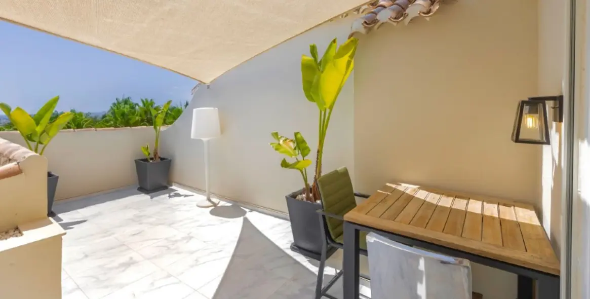 Long-term rent of penthouse in The Golden Mile 7