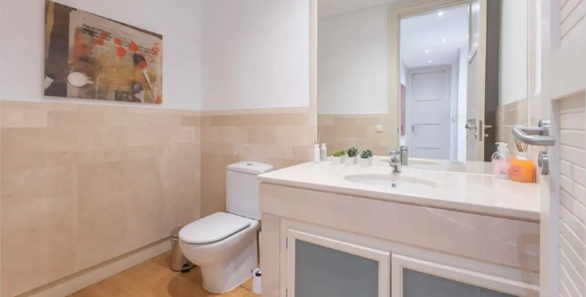 Long-term rent of penthouse in The Golden Mile 13