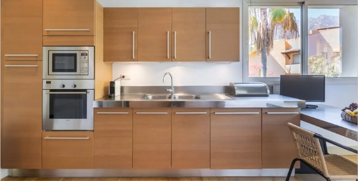 Long-term rent of penthouse in The Golden Mile 15