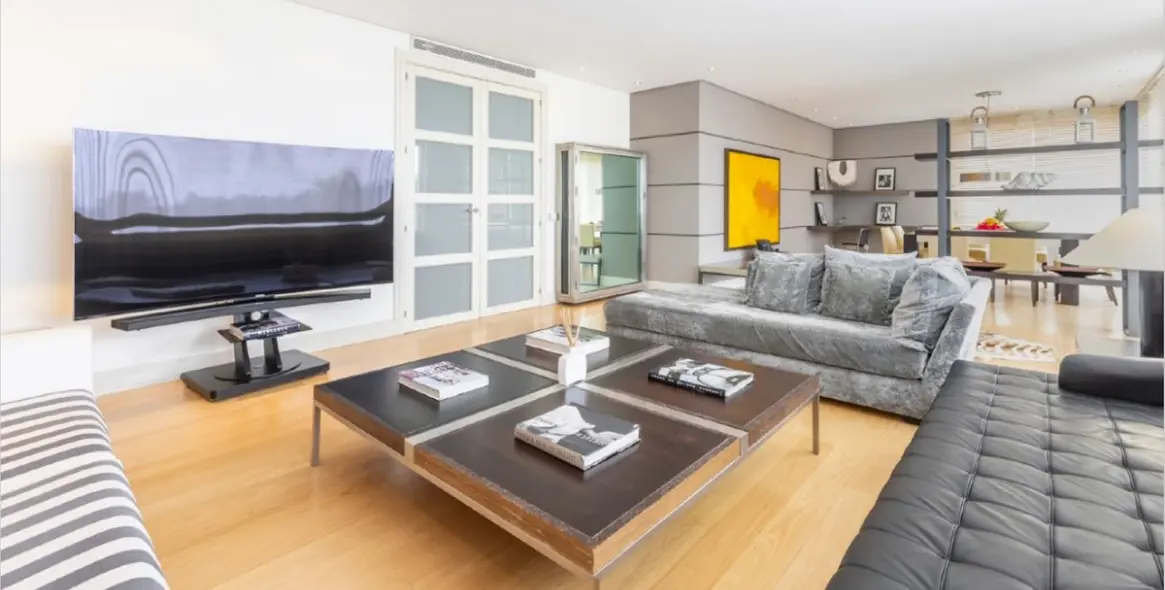 Long-term rent of penthouse in The Golden Mile 20