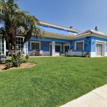 Venta de villa independiente en Guadalmina Baja