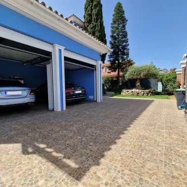 Venta de villa independiente en Guadalmina Baja