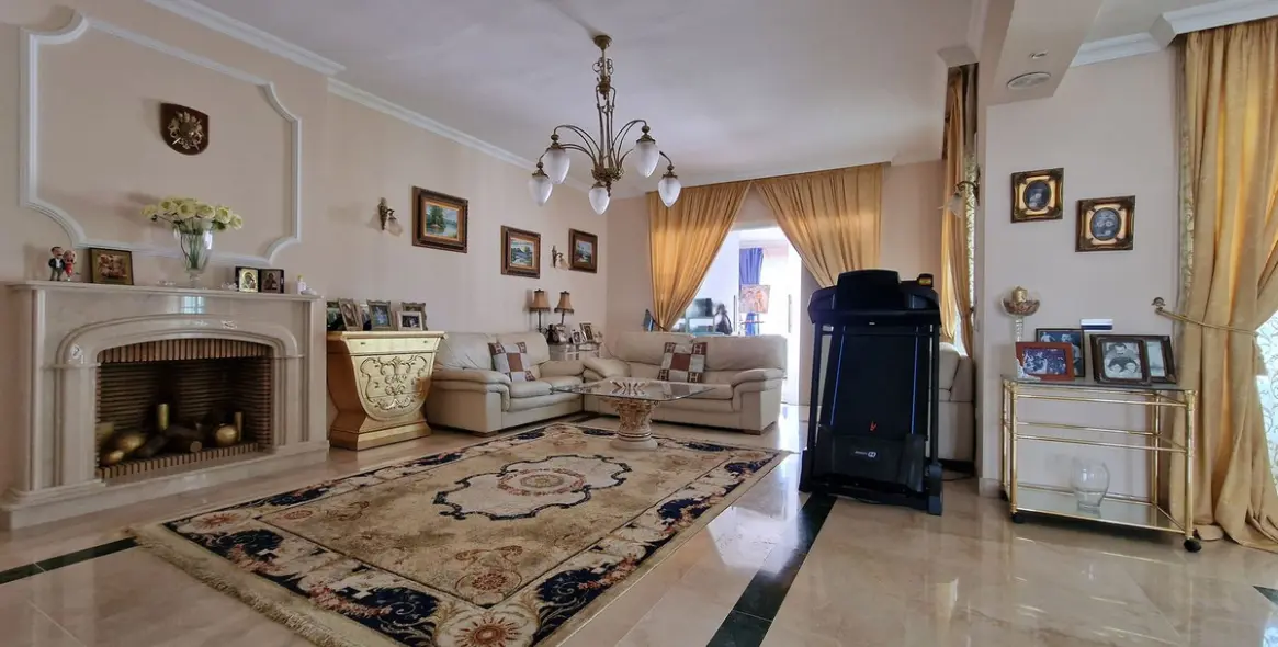 Venta de villa independiente en Guadalmina Baja 11