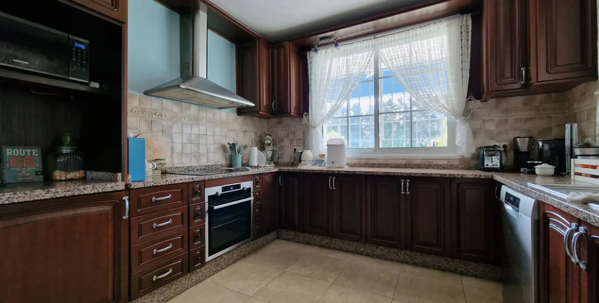 Venta de villa independiente en Guadalmina Baja 14