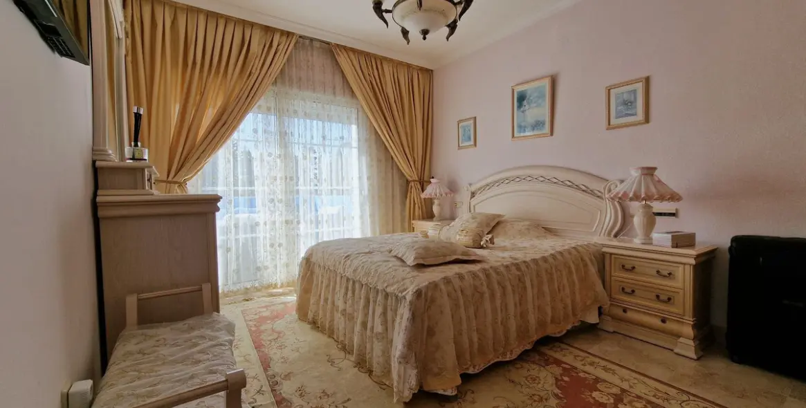 Venta de villa independiente en Guadalmina Baja 17