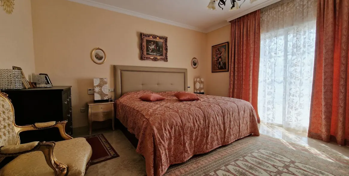 Venta de villa independiente en Guadalmina Baja 19