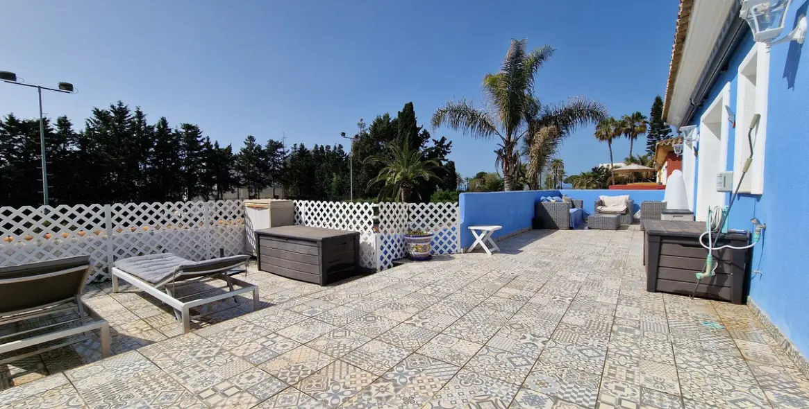 Sale of detached villa in Guadalmina Baja 21