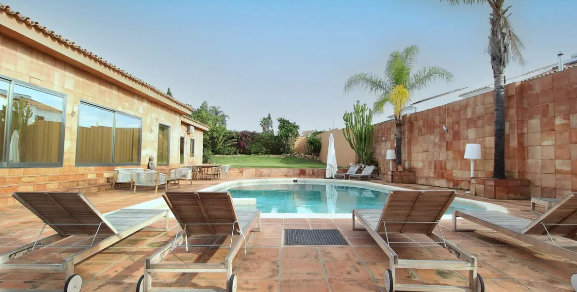 Venta de villa independiente en Atalaya 1