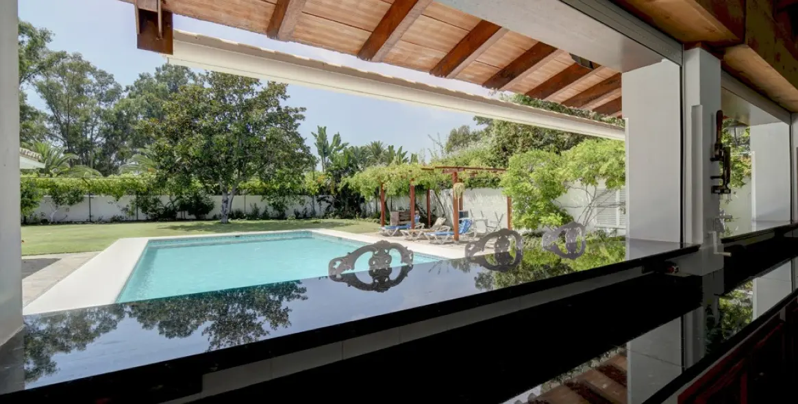 Продажа  отдельно стоящей виллы в Estepona (район Costalita) 6