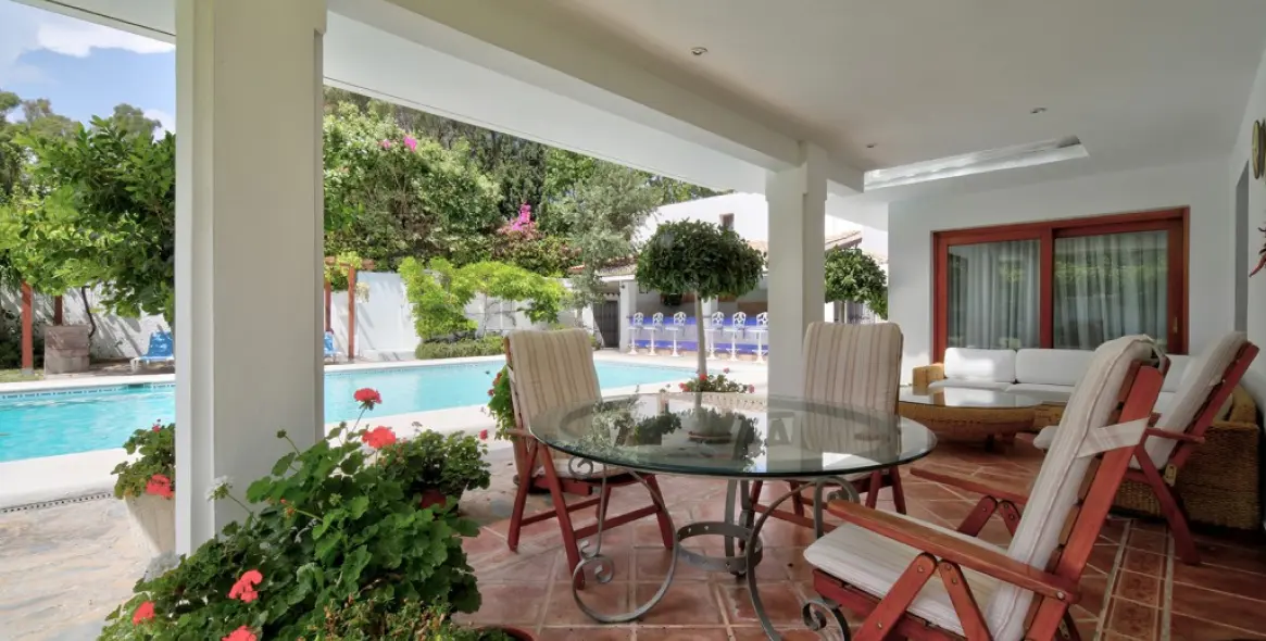 Продажа  отдельно стоящей виллы в Estepona (район Costalita) 9