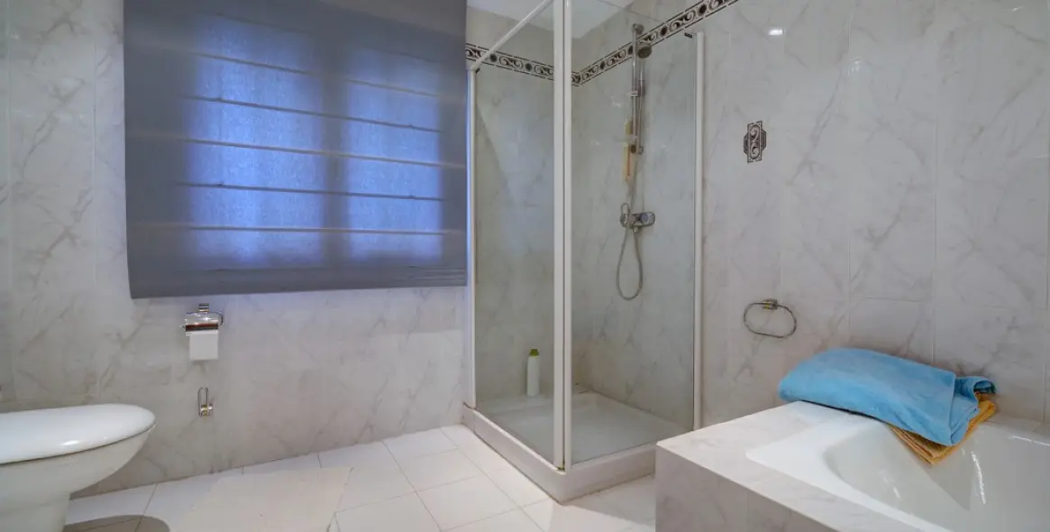 Sale of detached villa in Costalita 24