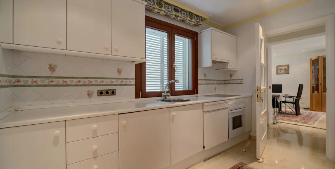 Sale of detached villa in Costalita 27