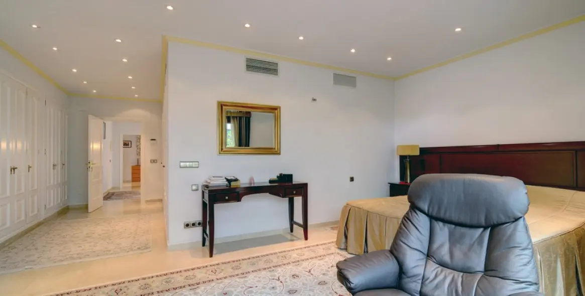 Sale of detached villa in Costalita 29