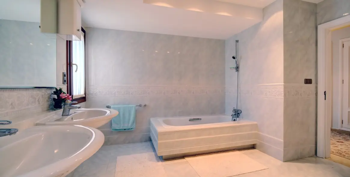 Sale of detached villa in Costalita 31