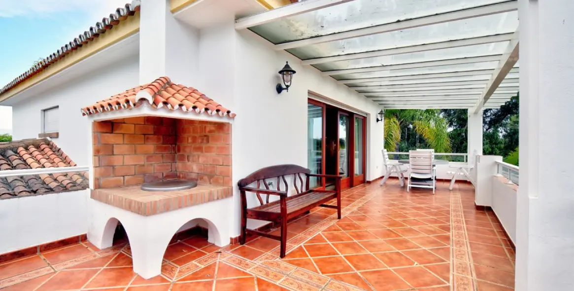 Sale of detached villa in Costalita 37