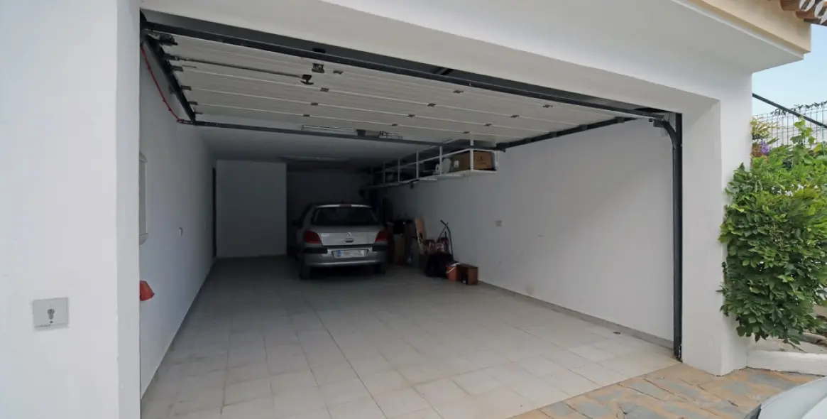 Sale of detached villa in Costalita 39