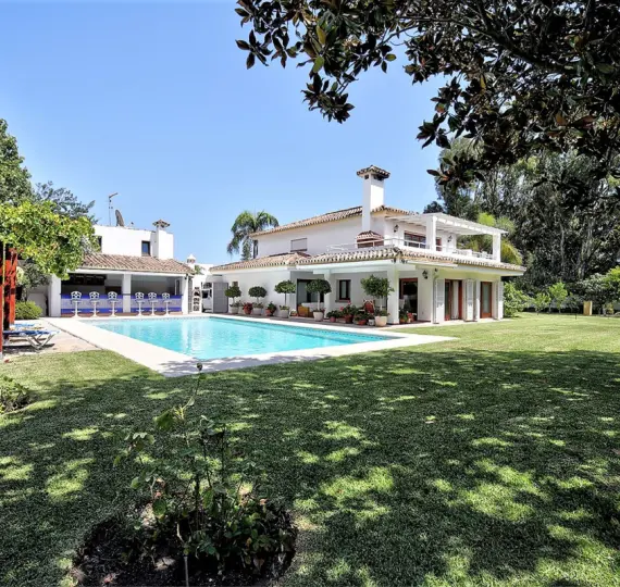 Oтдельно стоящая вилла R3979624