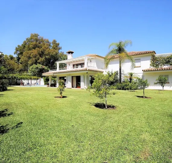 Oтдельно стоящая вилла R3979624