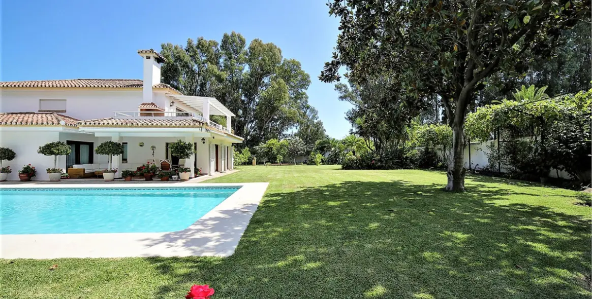 Продажа  отдельно стоящей виллы в Estepona (район Costalita) 5