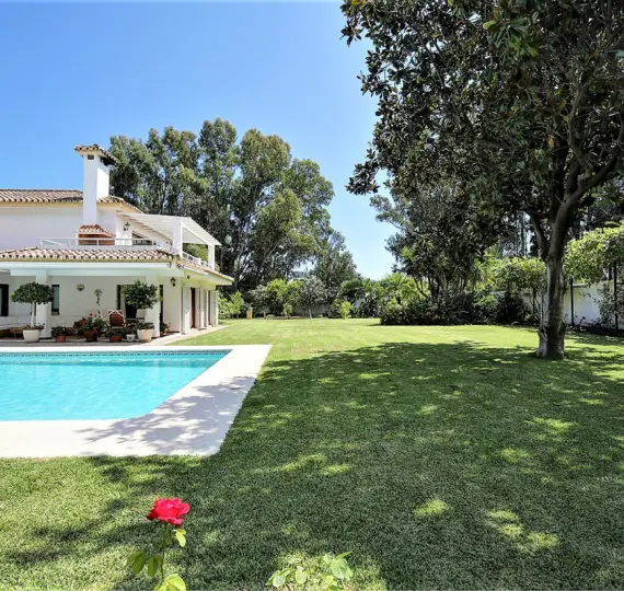 Oтдельно стоящая вилла R3979624