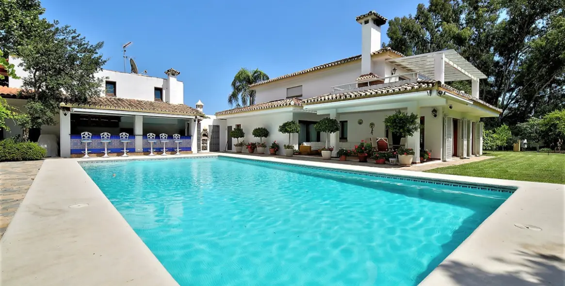 Продажа  отдельно стоящей виллы в Estepona (район Costalita) 8