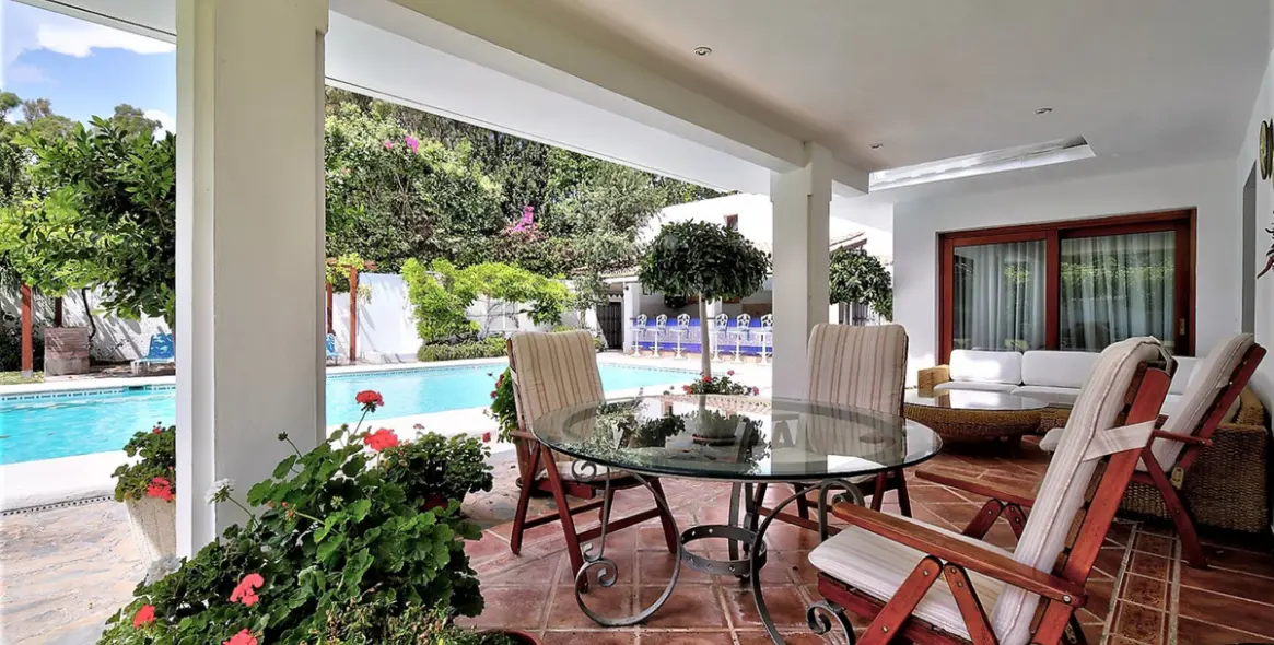 Продажа  отдельно стоящей виллы в Estepona (район Costalita) 9