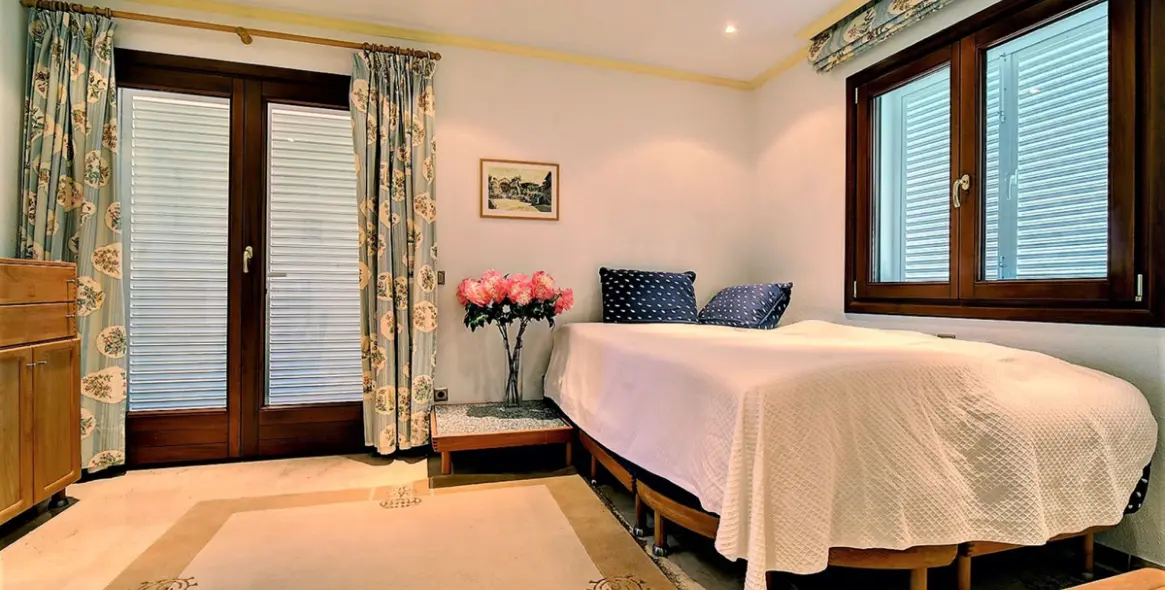 Sale of detached villa in Costalita 24