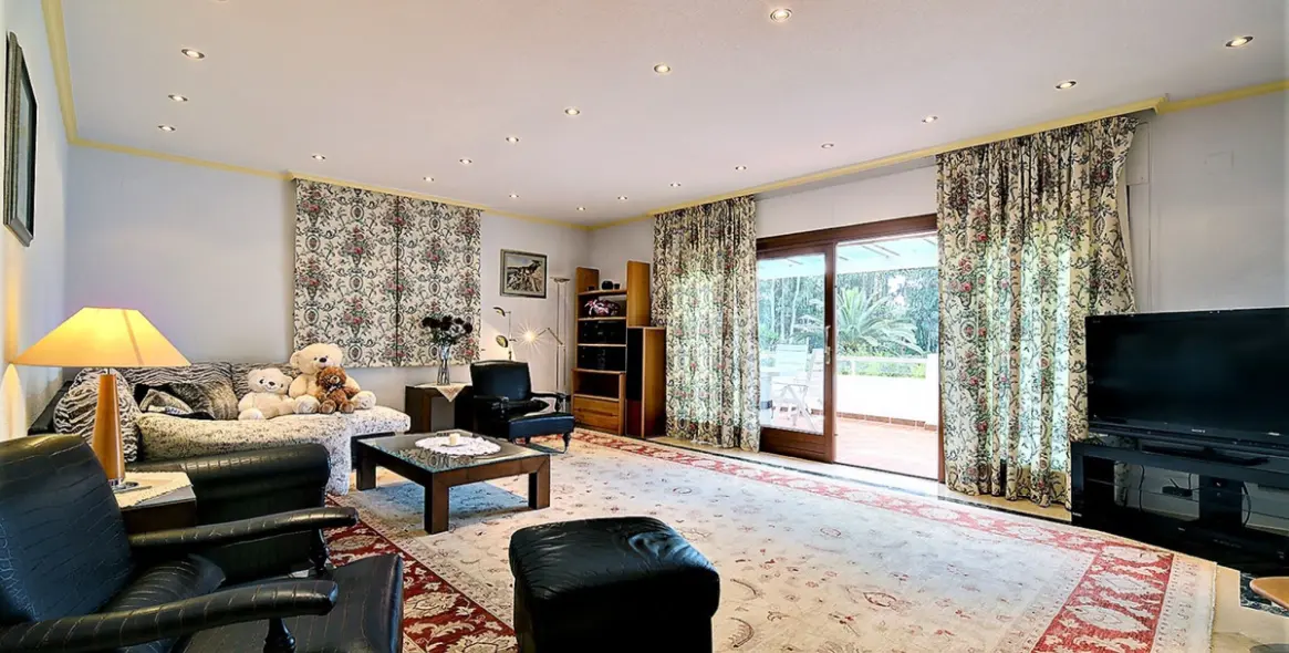 Sale of detached villa in Costalita 34