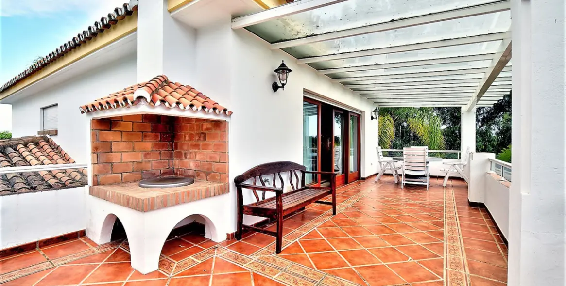 Sale of detached villa in Costalita 37