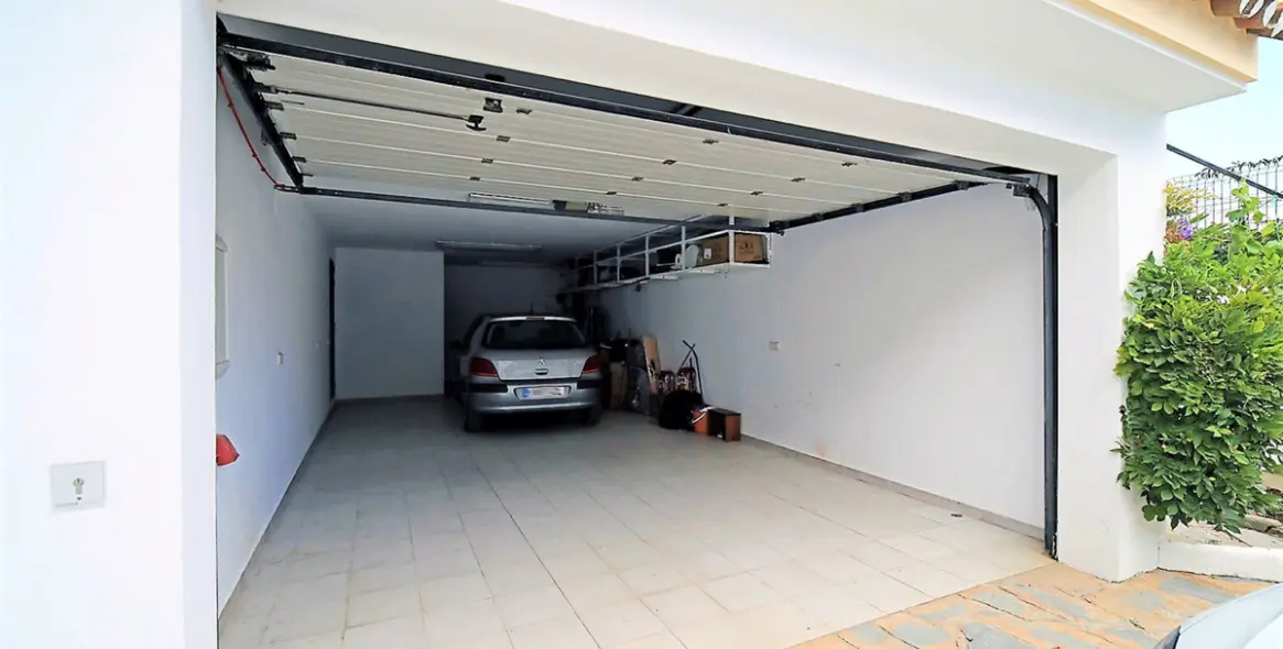 Sale of detached villa in Costalita 39