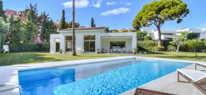 Venta de villa independiente en Guadalmina Baja 0