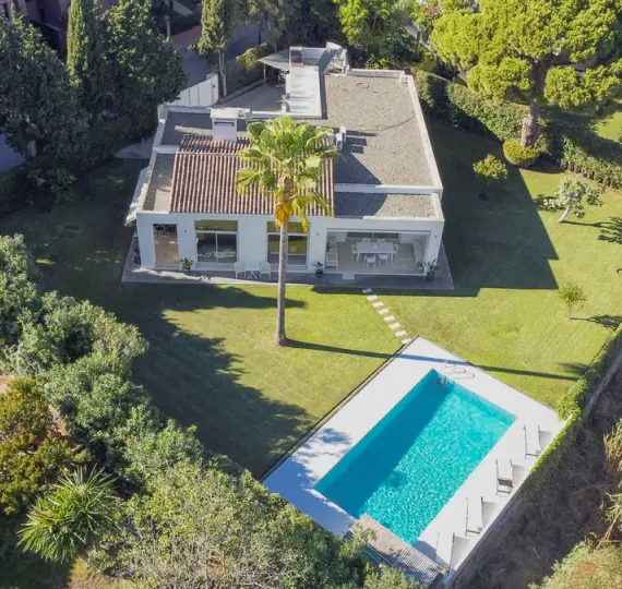 Venta de villa independiente en Guadalmina Baja