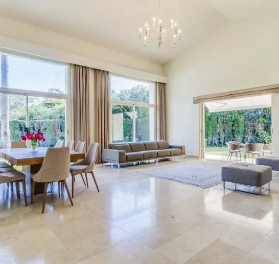 Venta de villa independiente en Guadalmina Baja