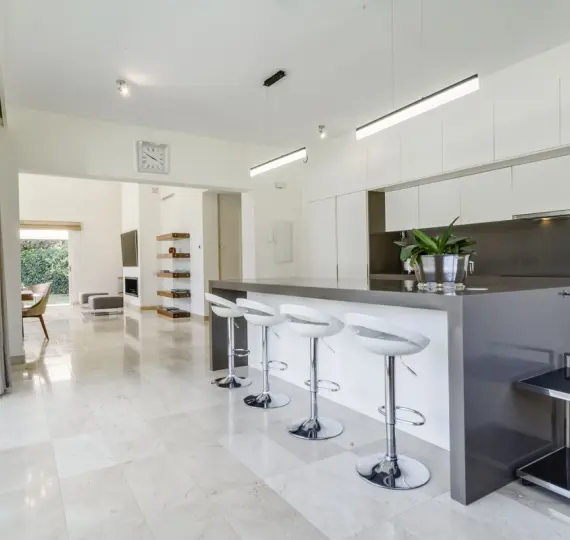 Venta de villa independiente en Guadalmina Baja