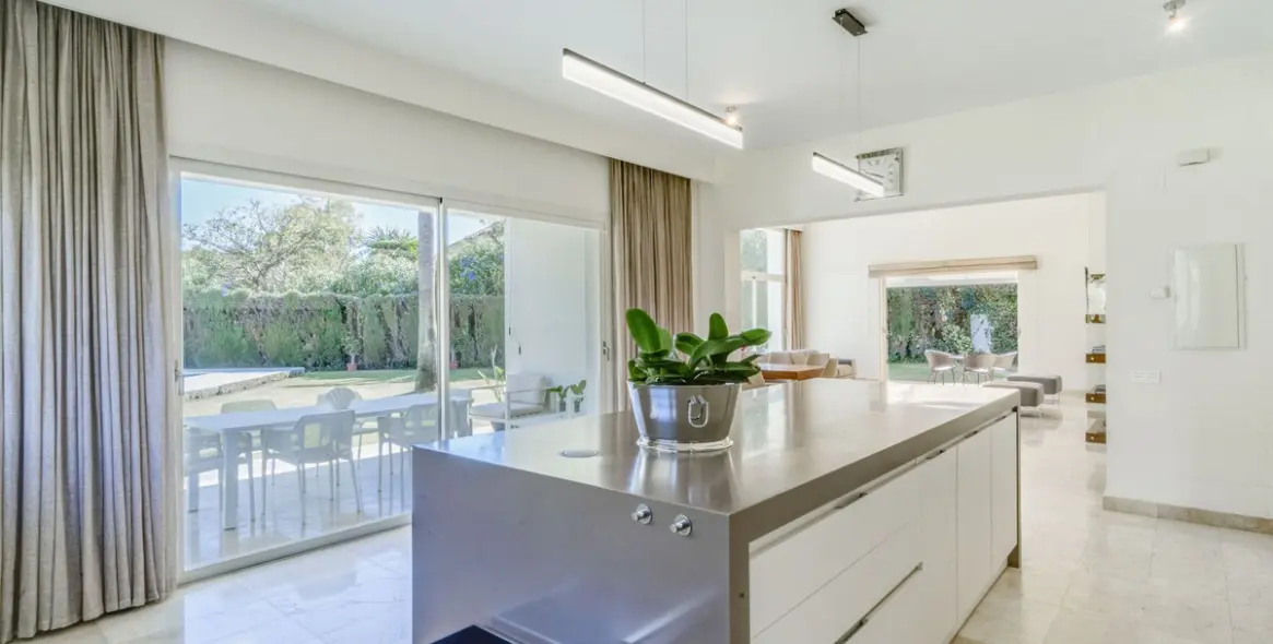 Venta de villa independiente en Guadalmina Baja 10