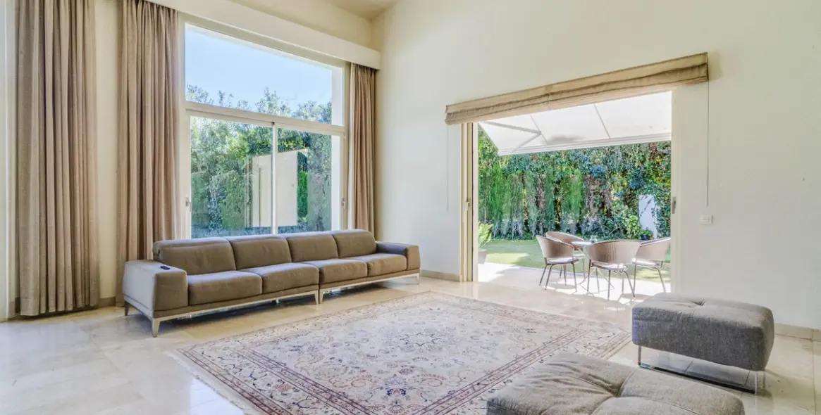 Venta de villa independiente en Guadalmina Baja 11