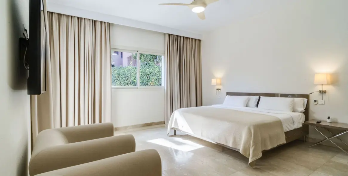 Venta de villa independiente en Guadalmina Baja 15