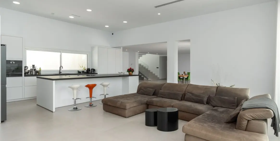 Venta de villa independiente en Marbella East (distrito La Mairena) 4