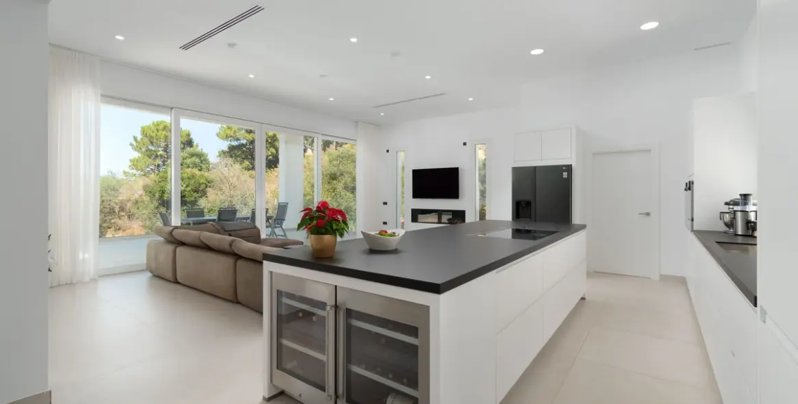 Venta de villa independiente en Marbella East (distrito La Mairena) 5