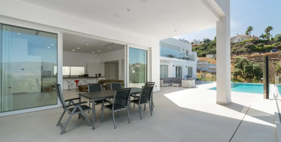 Venta de villa independiente en Marbella East (distrito La Mairena) 7