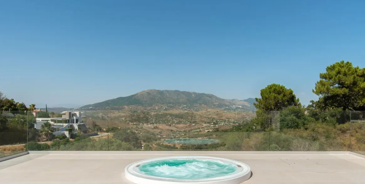 Venta de villa independiente en Marbella East (distrito La Mairena) 9