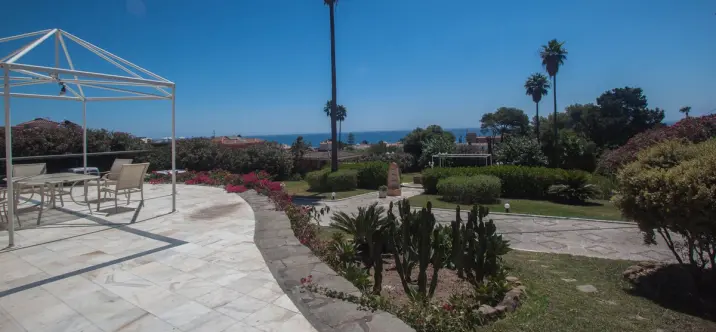 Venta de villa independiente en Estepona 0