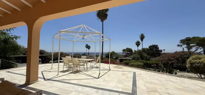 Venta de villa independiente en Estepona 1