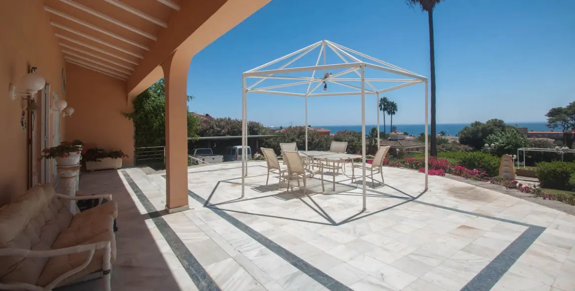 Venta de villa independiente en Estepona 3